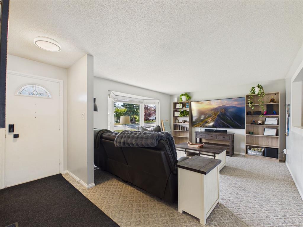 Fourth View of 26 Otterbury Avenue , Oriole Park, Red Deer, Alberta, T4N 5A1