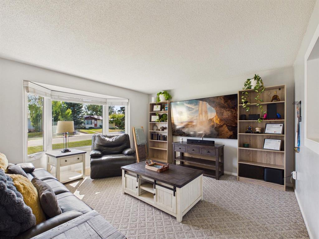 Fifth View of 26 Otterbury Avenue , Oriole Park, Red Deer, Alberta, T4N 5A1