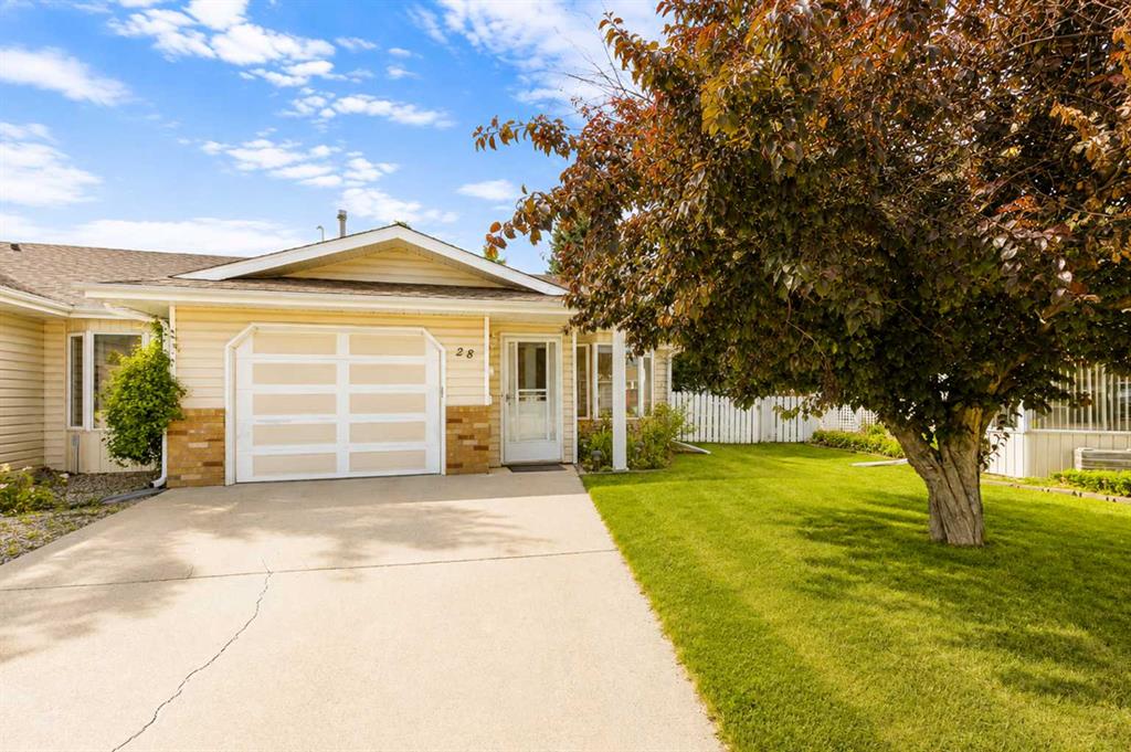 Third View of 28 Dale Close , Deer Park Estates, Red Deer, Alberta, T4R 2L4