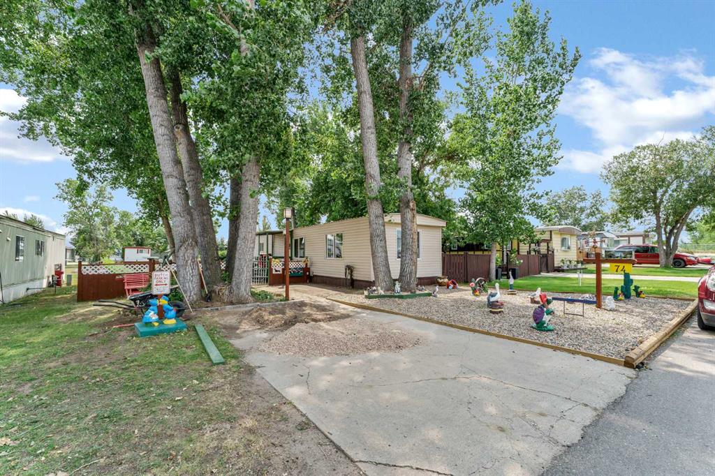 74, 4000 13 Avenue SE, A2335031, Alberta,
