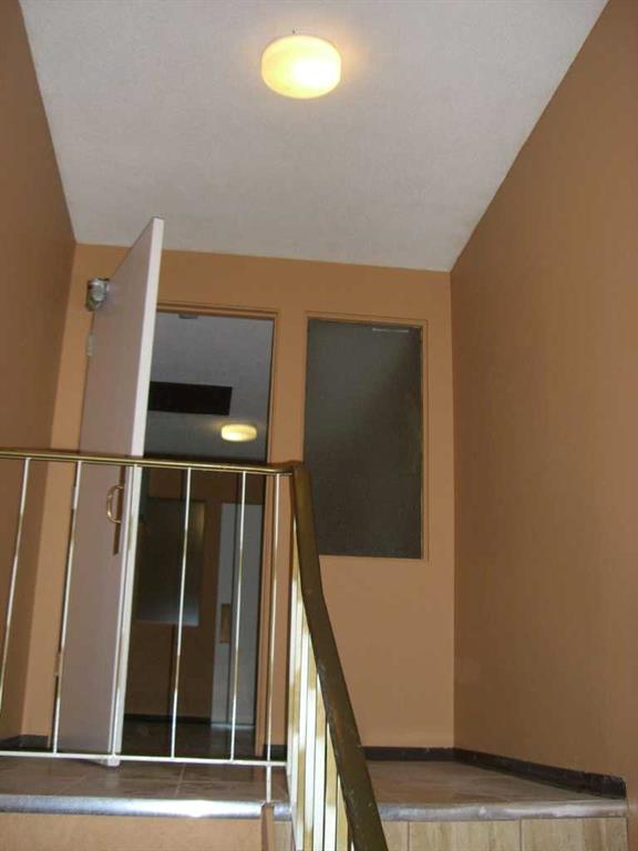 Fourth View of 733 44 Avenue NW, Highwood, Calgary, Alberta, T2K 0J5