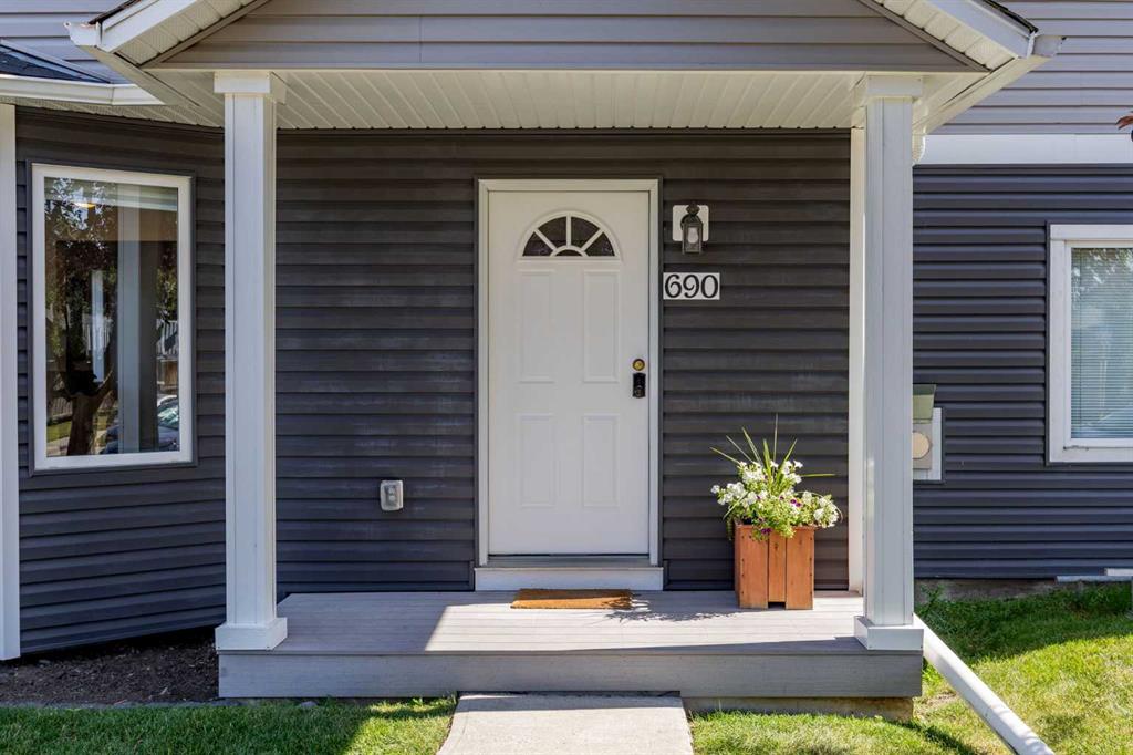 Fourth View of 690 Regal Park NE, Renfrew, Calgary, Alberta, T2E 0S6