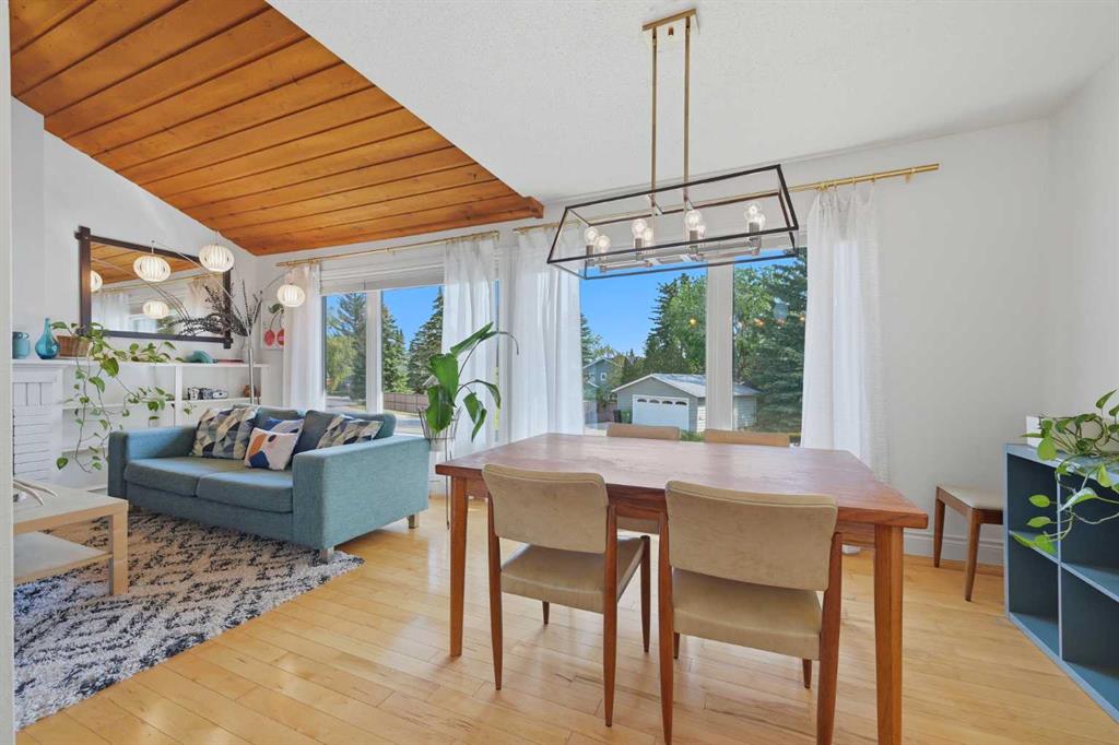 Fifth View of 111 Coachwood Crescent SW, Coach Hill, Calgary, Alberta, T3H 1C2