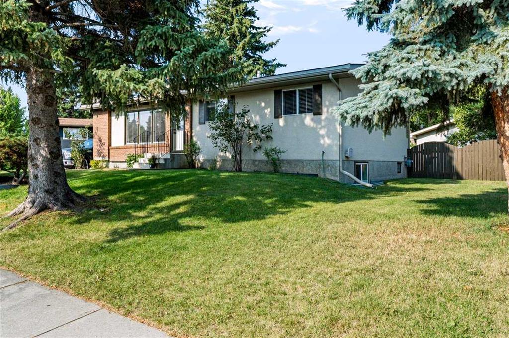 Third View of 10827 Brae Road SW, Braeside, Calgary, Alberta, T2W1E2
