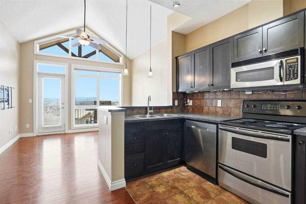 11, 148 Rockyledge View NW, A2335154, Alberta,