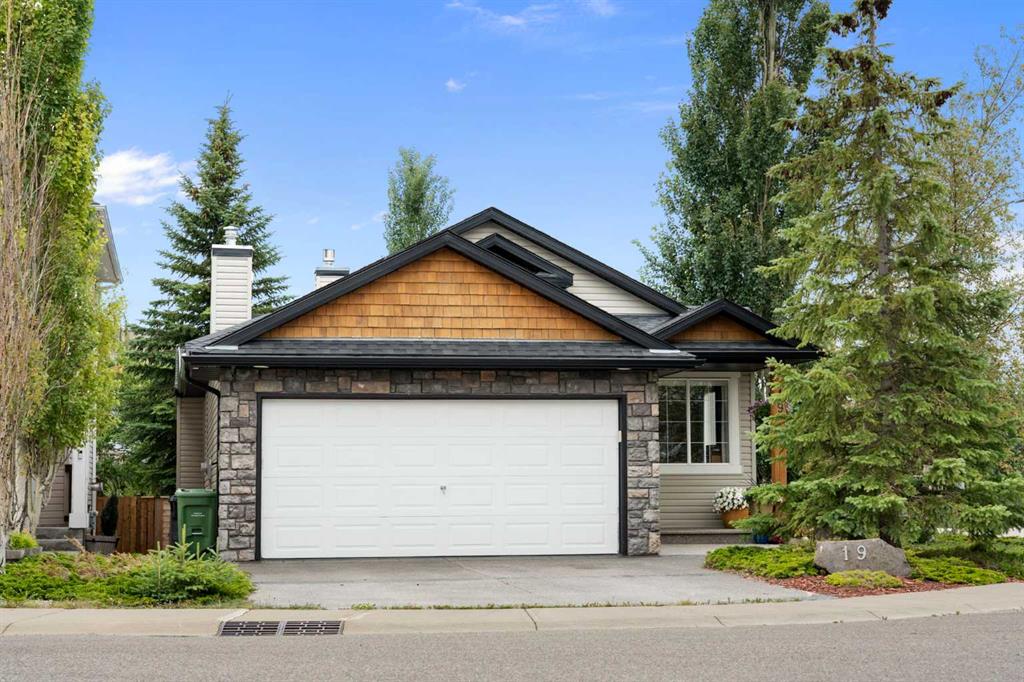 19 Rockmont Court NW, A2335201, Alberta,