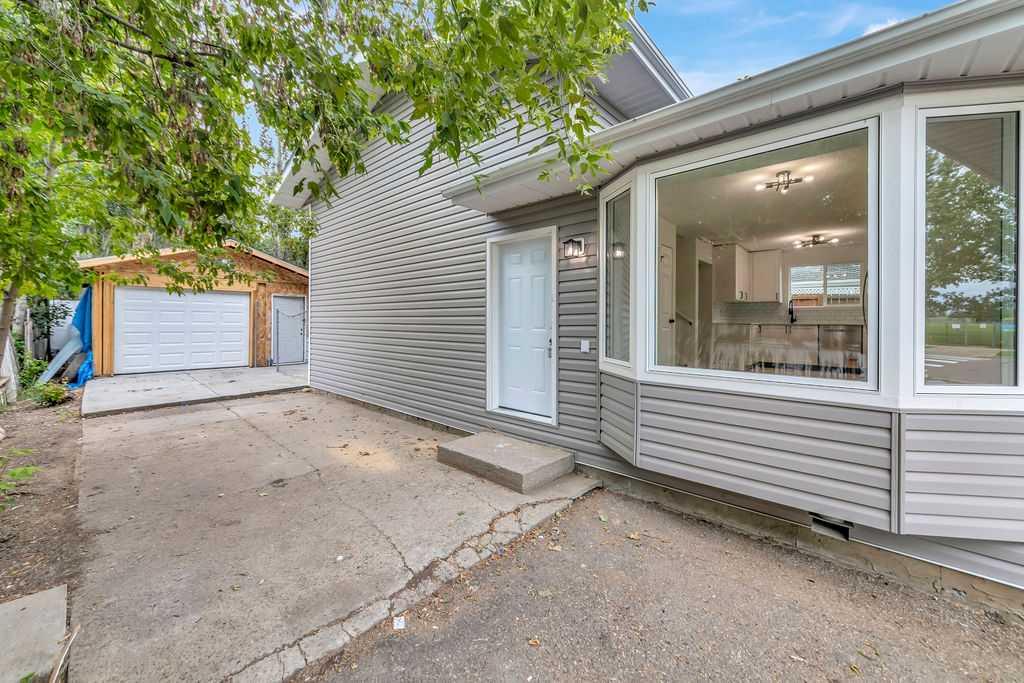 Third View of 2810 45 Avenue , East Lloydminster, Lloydminster, Saskatchewan, S9V 1T1