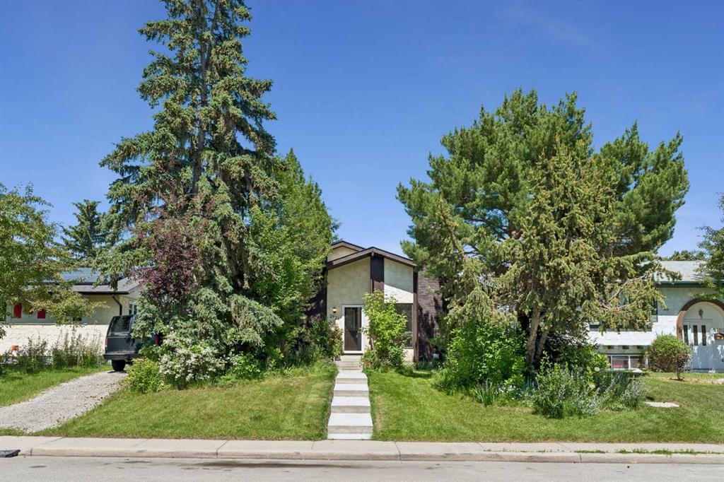 Main View of 2524 106 Avenue SW, Cedarbrae, Calgary, Alberta, T2W 2H9