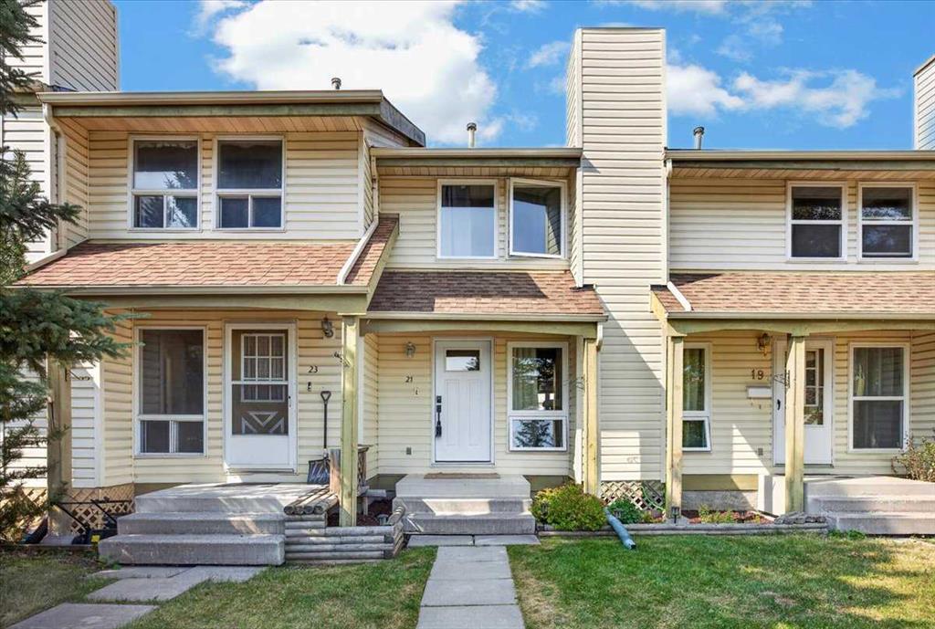 Fourth View of 21 Woodhill Court SW, Woodlands, Calgary, Alberta, T2W 3P1