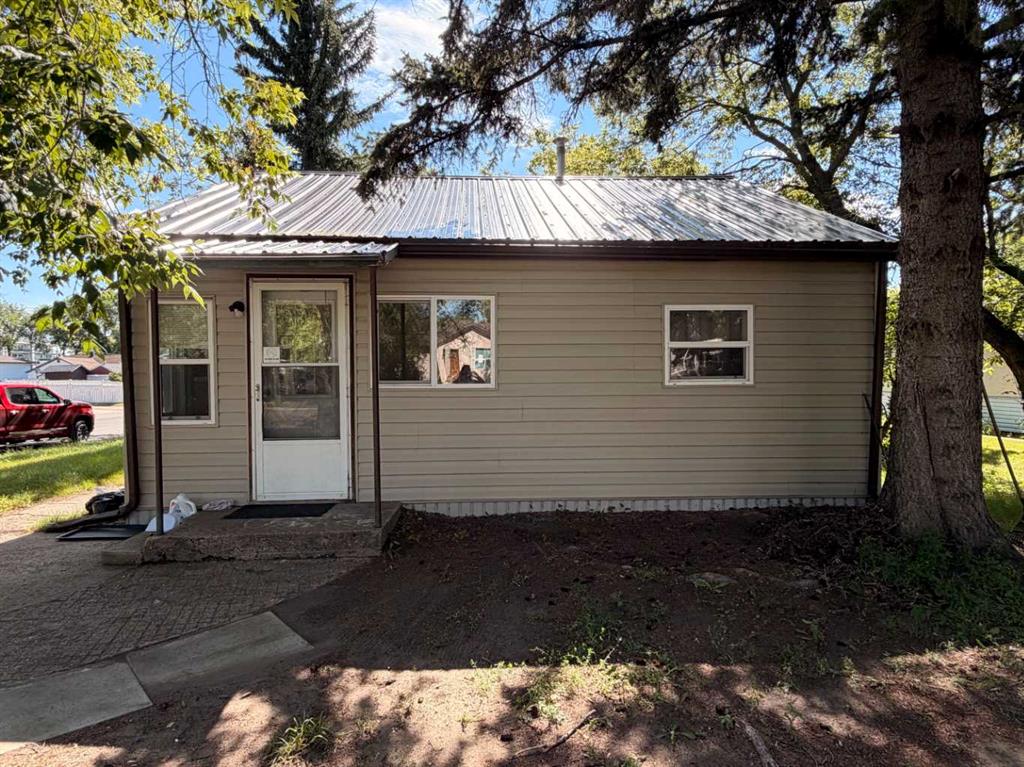 737 6 Avenue , A2335393, Alberta,
