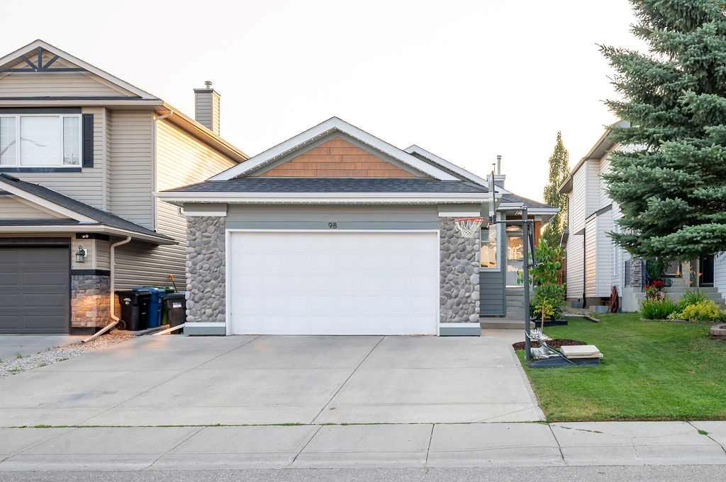 MLS® listing #114755848 for sale located at 98 Chapala Grove SE