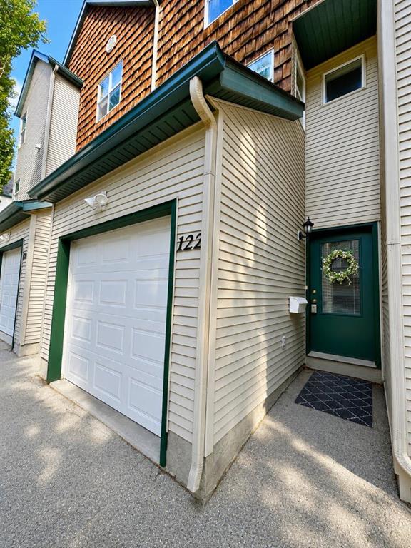 122 Bridlewood Lane SW, A2335510, Alberta,