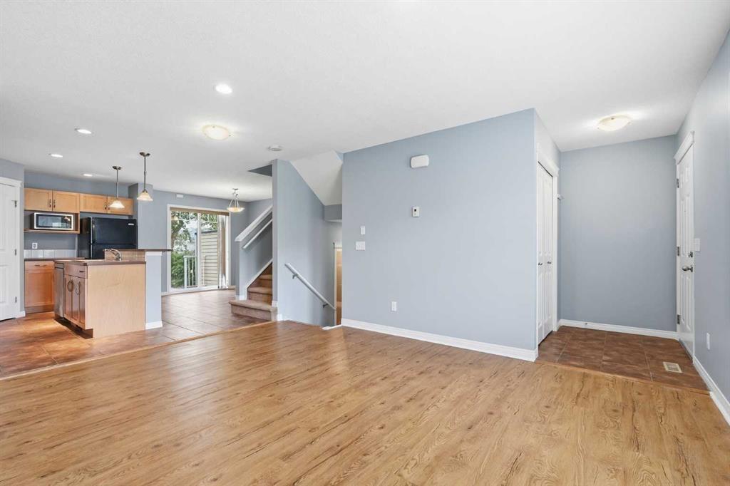 Fifth View of 149 Prestwick Villas SE, McKenzie Towne, Calgary, Alberta, T2Z4S3