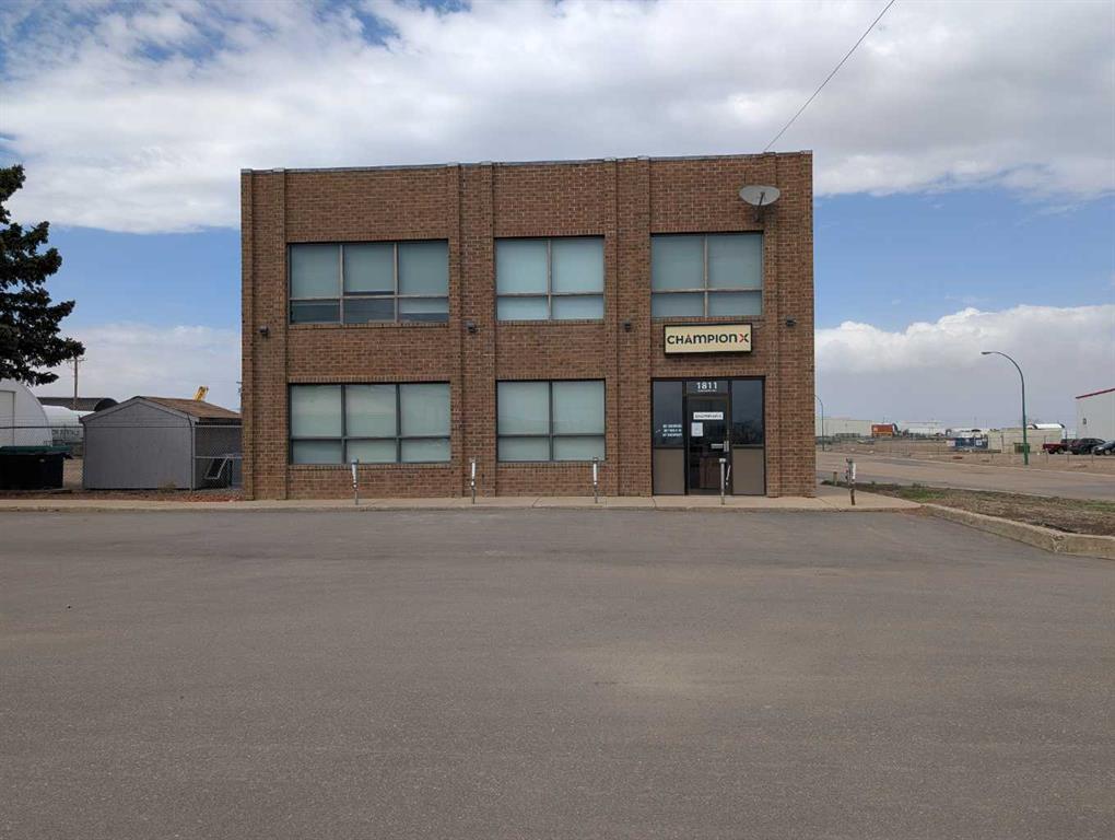1811 Broadway Avenue E, A2335729, Alberta,