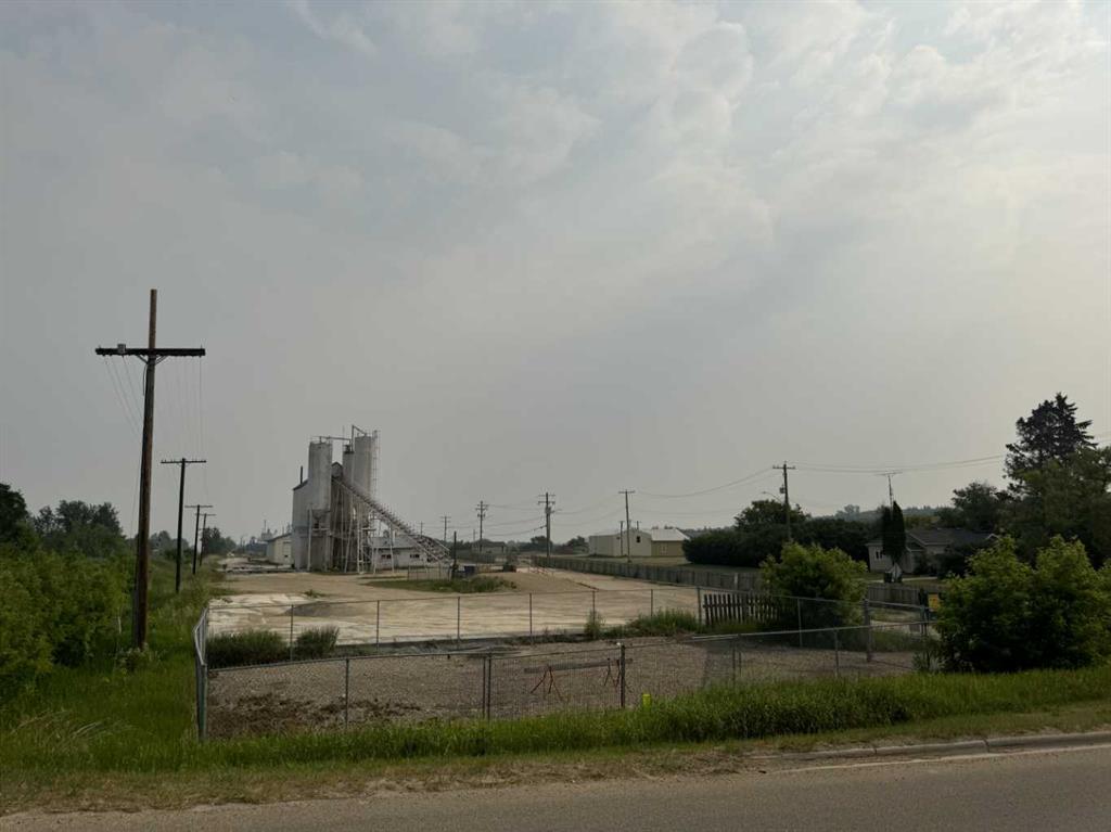 Third View of 5304 49 Street , Industrial Parks, Ponoka, Alberta, T4J 1E1