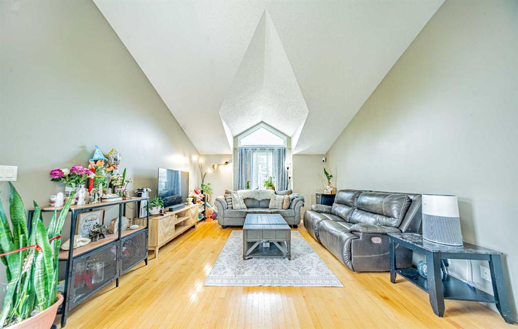 Fourth View of 27 Escott Close , Eastview Estates, Red Deer, Alberta, T4R2J9