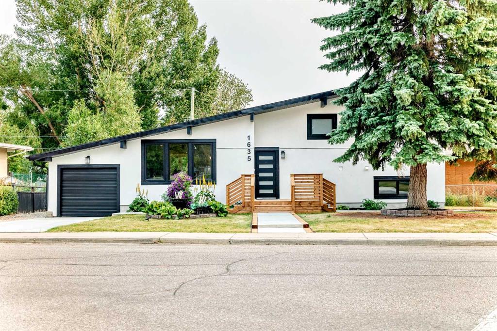 1635 32 Avenue NW, A2335850, Alberta,