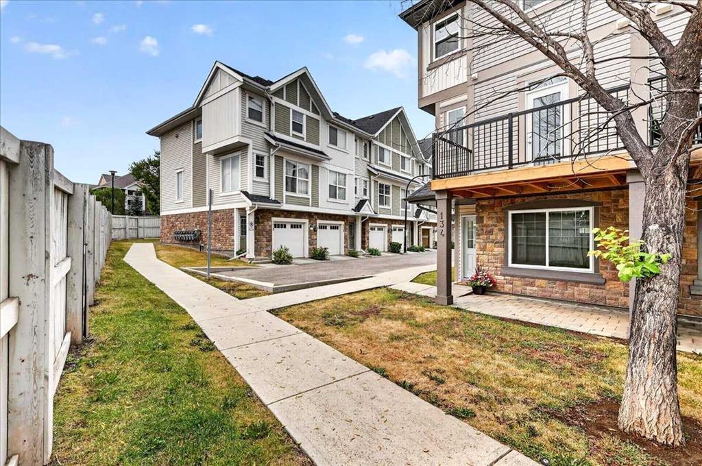 Fifth View of 134 New Brighton Landing SE, New Brighton, Calgary, Alberta, T2Z1C1