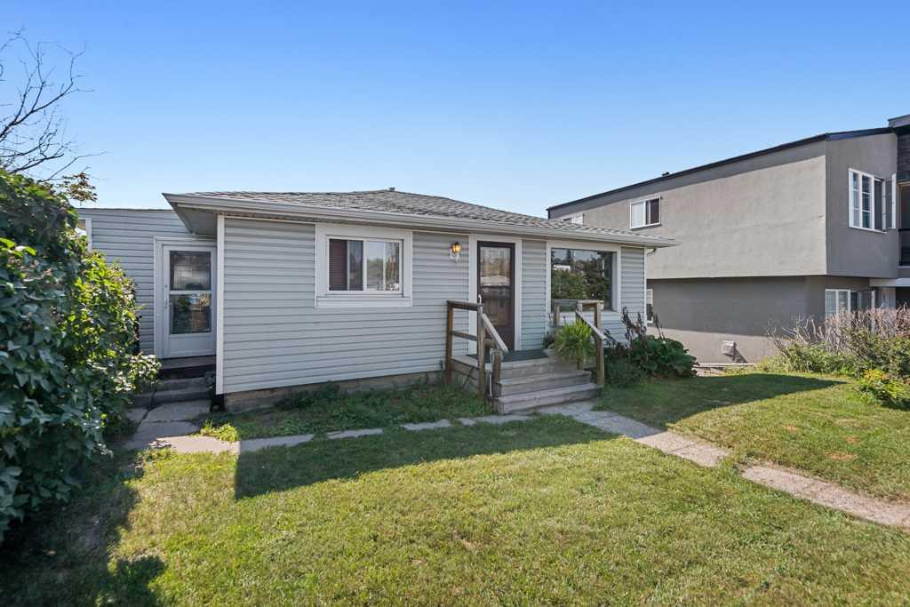 Third View of 4503 Bowness Road NW, Montgomery, Calgary, Alberta, T3B 0A9