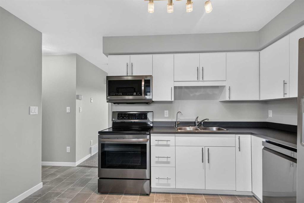 Third View of 25, 711 Beacon Hill  , Beacon Hill, Fort McMurray, Alberta, T9H 3R5