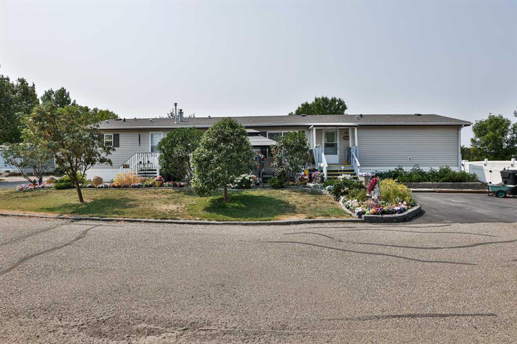 402 Station Street , A2336035, Alberta,
