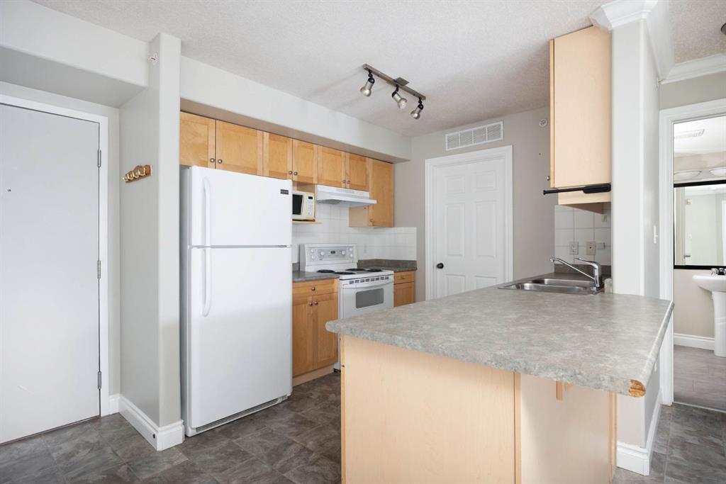 Fifth View of 2402, 38 Riedel Street , Downtown, Fort McMurray, Alberta, T9H3H1