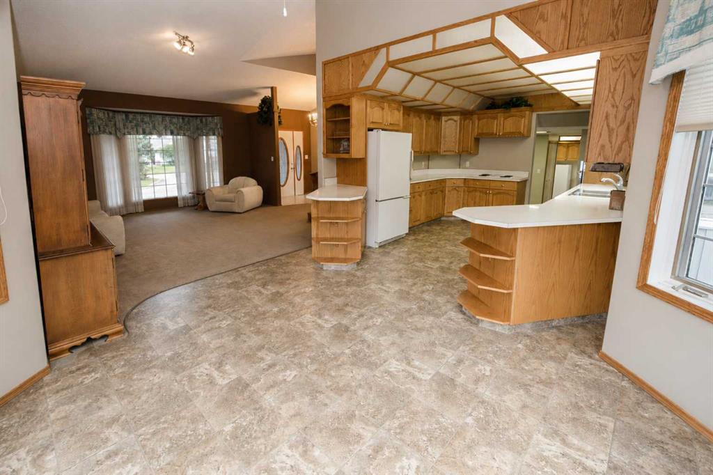 Fifth View of 11810 91B Street , Crystal Lake Estates, Grande Prairie, Alberta, T8X 1J1