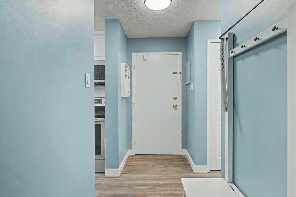 Fourth View of 102, 723 57 Avenue SW, Windsor Park, Calgary, Alberta, T2V 4Z3