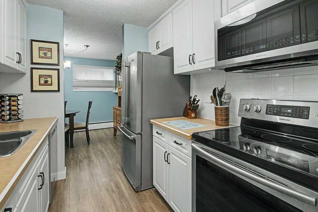 Fifth View of 102, 723 57 Avenue SW, Windsor Park, Calgary, Alberta, T2V 4Z3