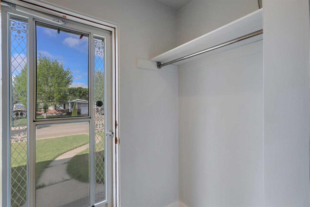 Fifth View of 3918 37 Avenue , Eastview, Red Deer, Alberta, T4N 2T2