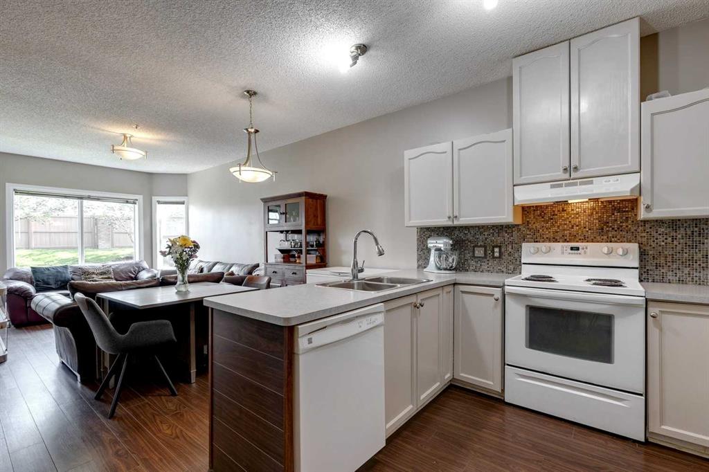 Third View of 119, 1920 14 Avenue NE, Mayland Heights, Calgary, Alberta, T2E 8V4