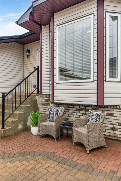 Third View of 5 Riverview Court SE, NONE, Redcliff, Alberta, T0J 2P0