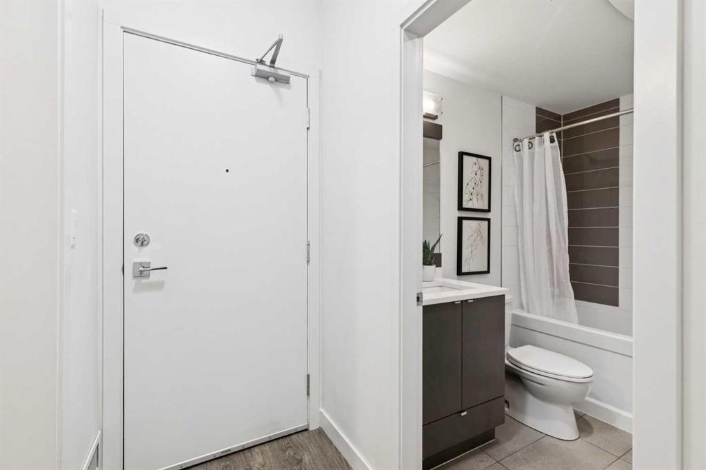 Third View of 208, 323 20 Avenue SW, Mission, Calgary, Alberta, T2S 0E5