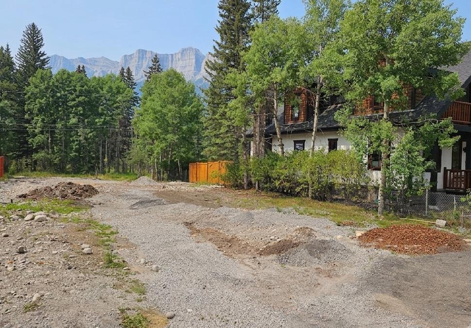 913 15 Street , A2336362, Alberta,