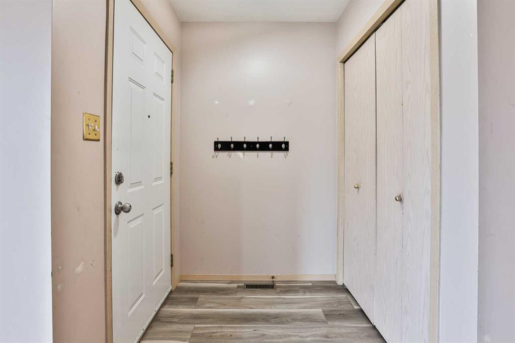 Third View of 322 Assiniboia Place W, Indian Battle Heights, Lethbridge, Alberta, T1K 6W2