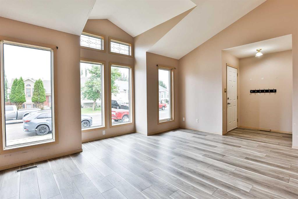 Fourth View of 322 Assiniboia Place W, Indian Battle Heights, Lethbridge, Alberta, T1K 6W2