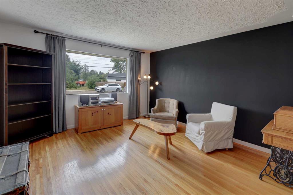 Third View of 624 38 Street SW, Spruce Cliff, Calgary, Alberta, T3C 1T2