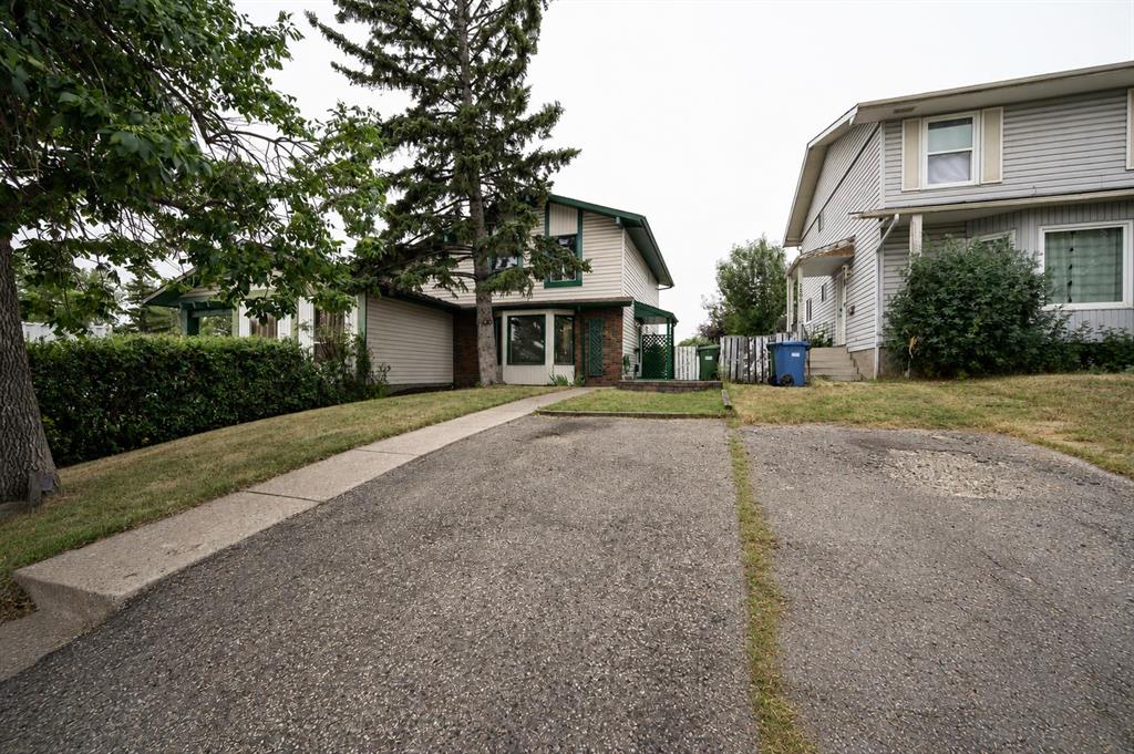 Third View of 2603 60 Street NE, Pineridge, Calgary, Alberta, T1Y 2G6