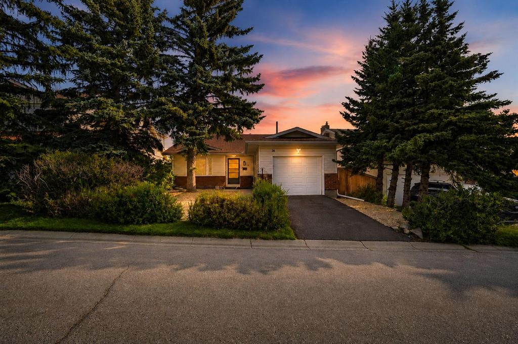 36 Coach Manor Rise SW, A2336519, Alberta,