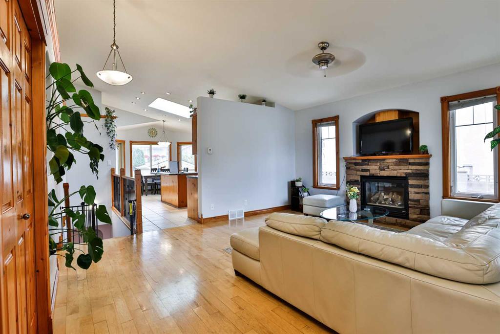Third View of 128 Cougar Road N, Uplands, Lethbridge, Alberta, T1H 6M7