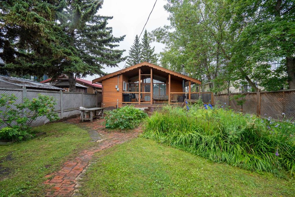 Second View of 5011 138 Street , Cottage Area, Sylvan Lake, Alberta, T4S 1B6
