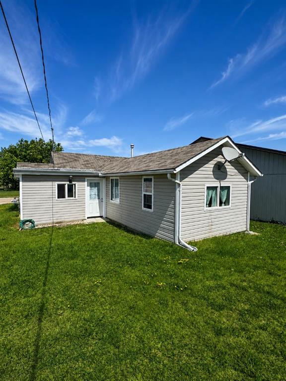 Third View of 18, Railway Ave  , NONE, St. Walburg, Saskatchewan, S0M2T0