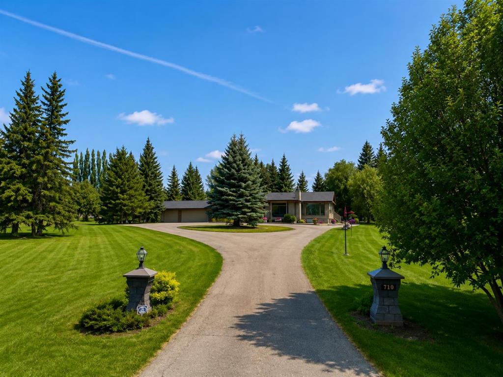 710 Bearspaw Village Drive , A2336609, Alberta,