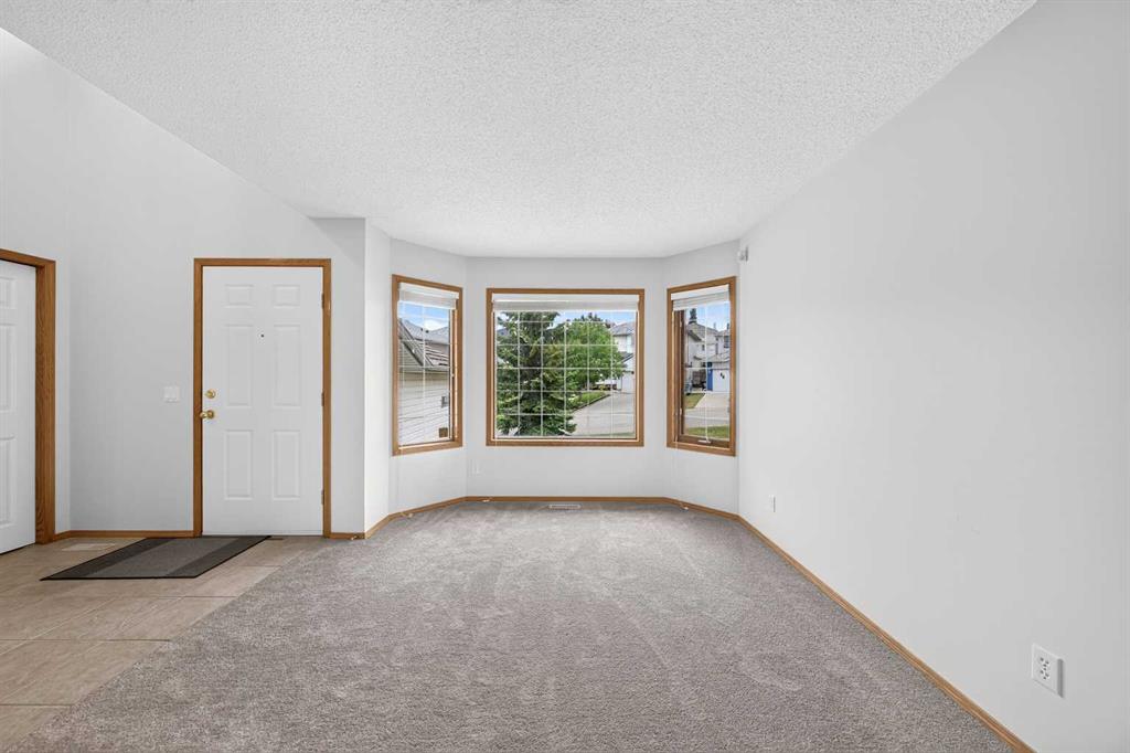 Fourth View of 307 Edgeridge Gardens NW, Edgemont, Calgary, Alberta, T3A 5Z2