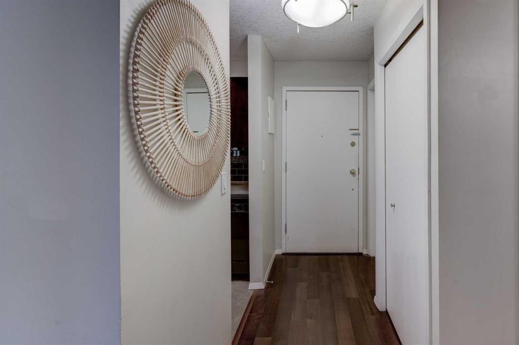Fifth View of 206, 835 19 Avenue SW, Lower Mount Royal, Calgary, Alberta, T2T 0H6