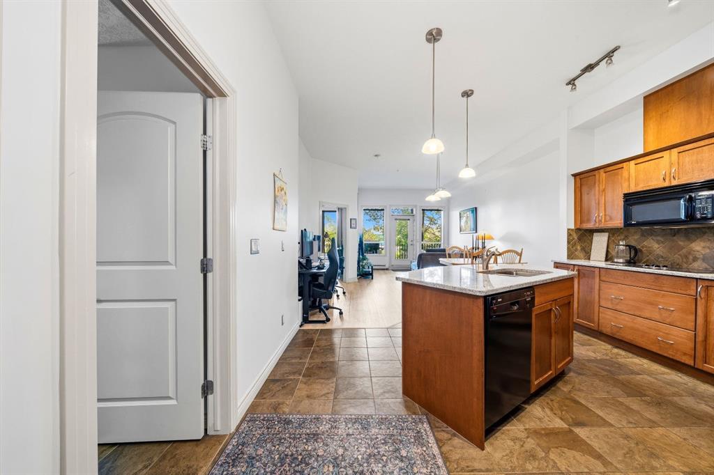 Fourth View of 107, 3101 34 Avenue NW, Varsity, Calgary, Alberta, T2L2A3