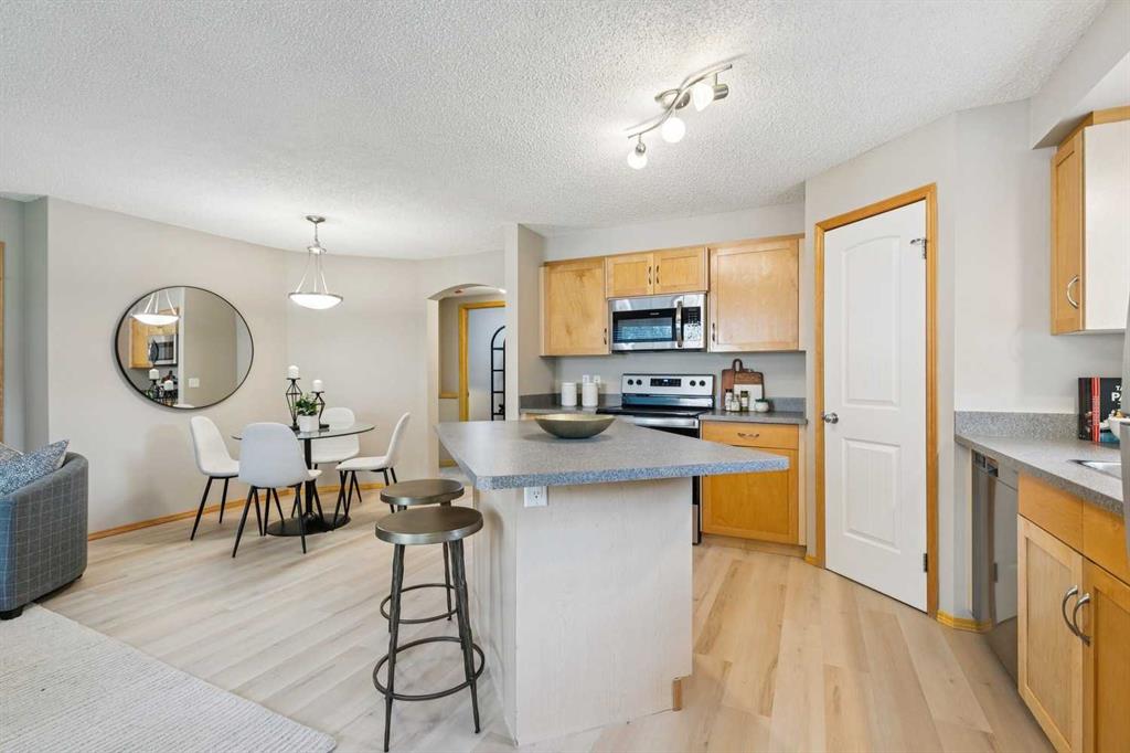 Fourth View of 106, 7 Everridge Square SW, Evergreen, Calgary, Alberta, T2Y5J5