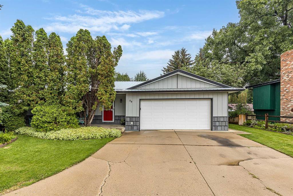 MLS® listing #114892670 for sale located at 30 Noble Court SW