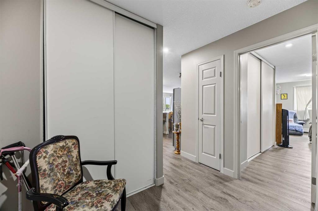Fifth View of 404, 4514 54 Avenue , NONE, Olds, Alberta, T4H 1W5