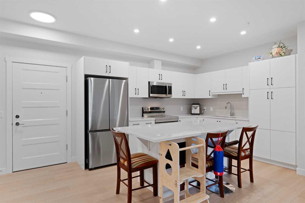 Fourth View of 1112, 81 Arbour Lake View NW, Arbour Lake, Calgary, Alberta, T3G 0H4